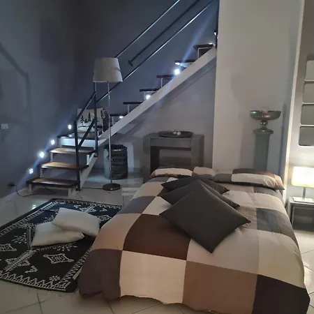 Home Napoli Apartmán Neapol